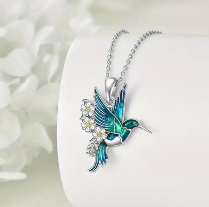 Hummingbird Daisy Necklace-Jewelry > Apparel & Accessories > Jewelry > Necklaces-Quinn's Mercantile